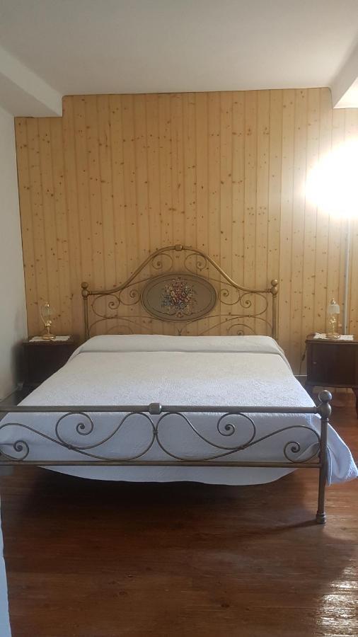 B&B Il Gatto Nero Castelveccana Zewnętrze zdjęcie