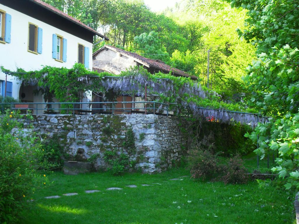 B&B Il Gatto Nero Castelveccana Zewnętrze zdjęcie