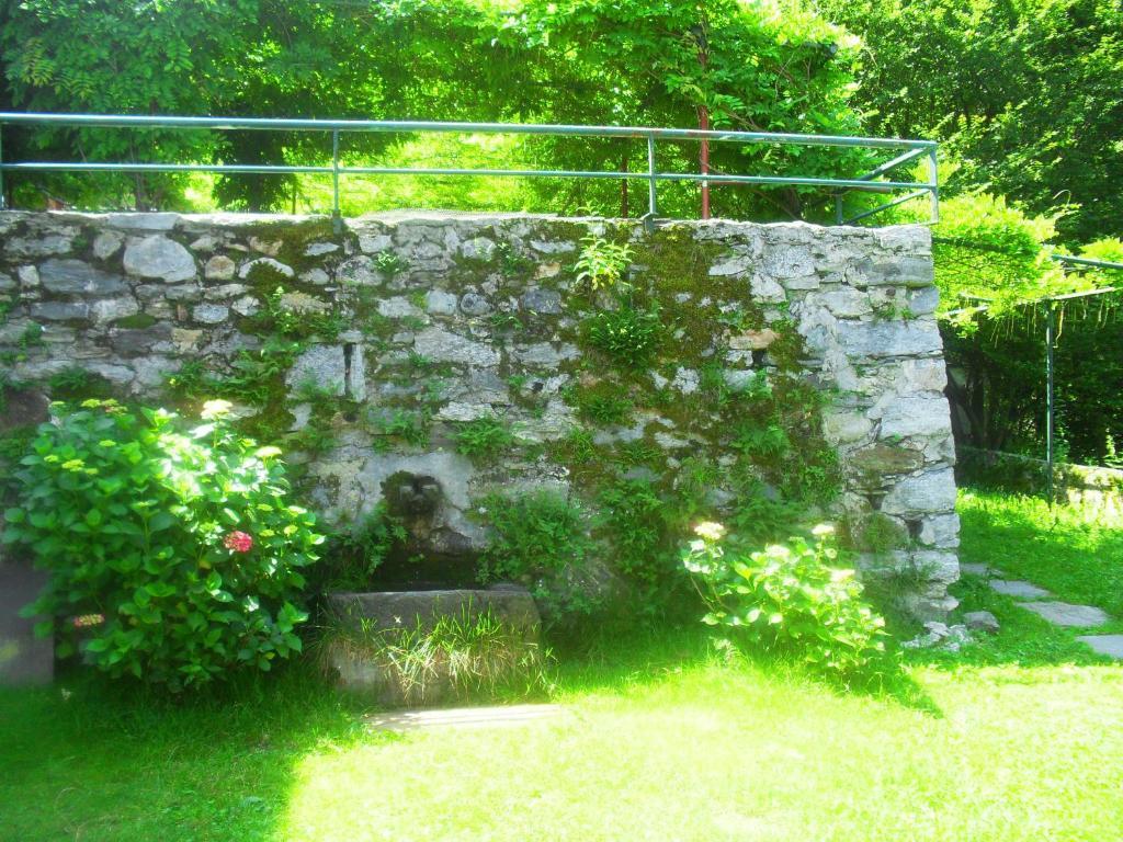 B&B Il Gatto Nero Castelveccana Zewnętrze zdjęcie