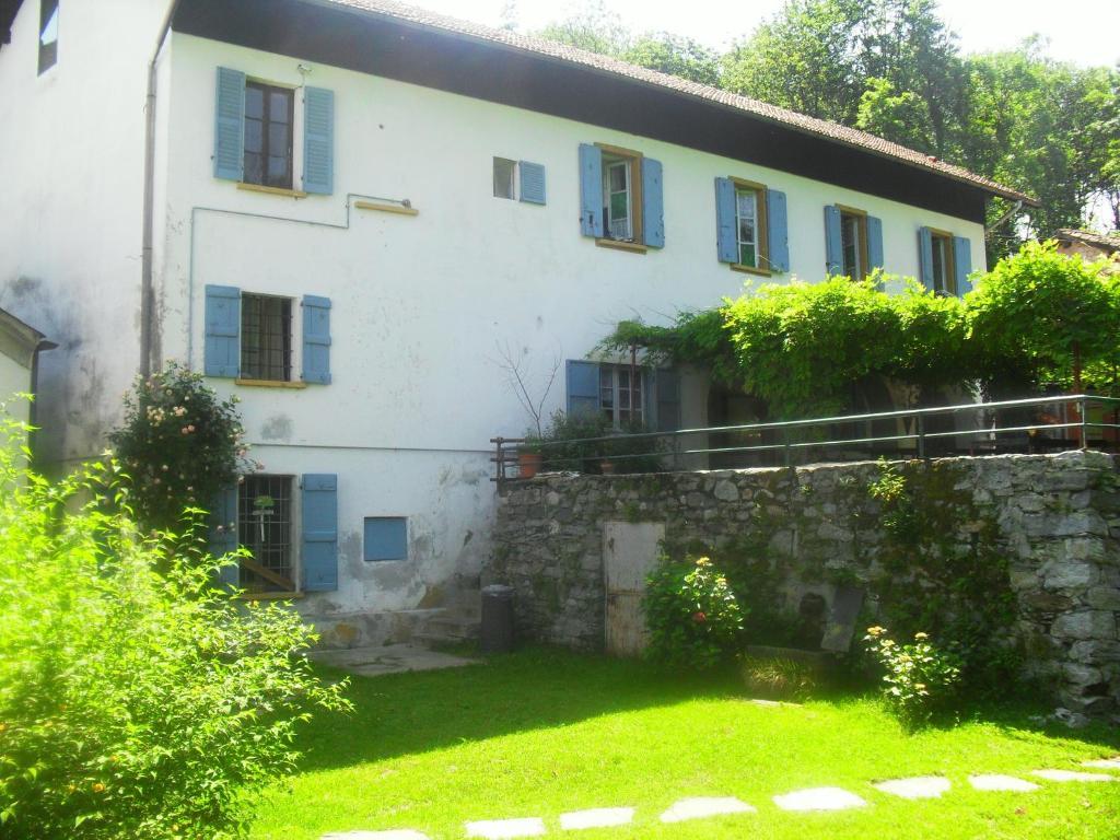 B&B Il Gatto Nero Castelveccana Zewnętrze zdjęcie